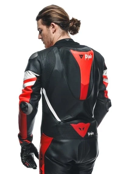 Black Red Fluo White, photo 4 of 7