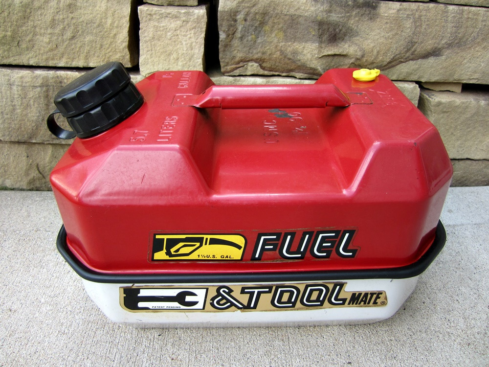 NATAL DESIGN × WOOD FUEL BONBE MAT 2P Blitz Fuel & Tool mate 1-1/2 Gallon Vented Gas Fuel Can