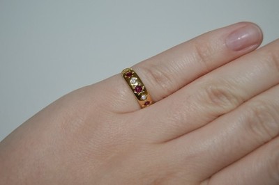 Antique 18k Yellow Gold Ruby And Old Mine Cut Diamond Gypsy Ring Size 4.5