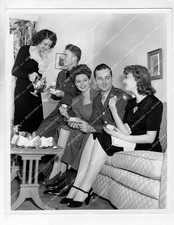 o57889 1943 orig Jeff Donnell. Pvts David Johnston & Larry Ceurvorst, Shirley Pa