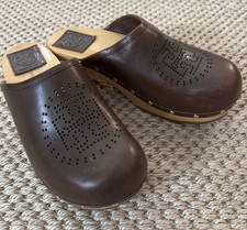 TORY BURCH Bryce Studded Wooden Brown Perforated Leather Clogs Mules Size 7