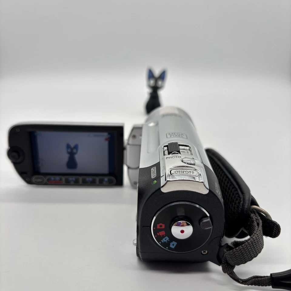 Canon Legria FS100 E HD Camcorder Video Camera w/ Box & Accessories, New Battery - Image 4 of 4