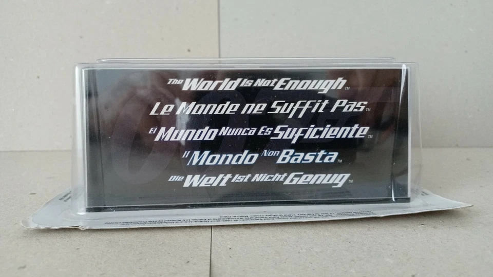 BMW Z8 JAMES BOND THE WORLD IS NOT ENOUGH 1/43 IXO NUEVO NEW MINT IN BOX - Imagen 4 de 4