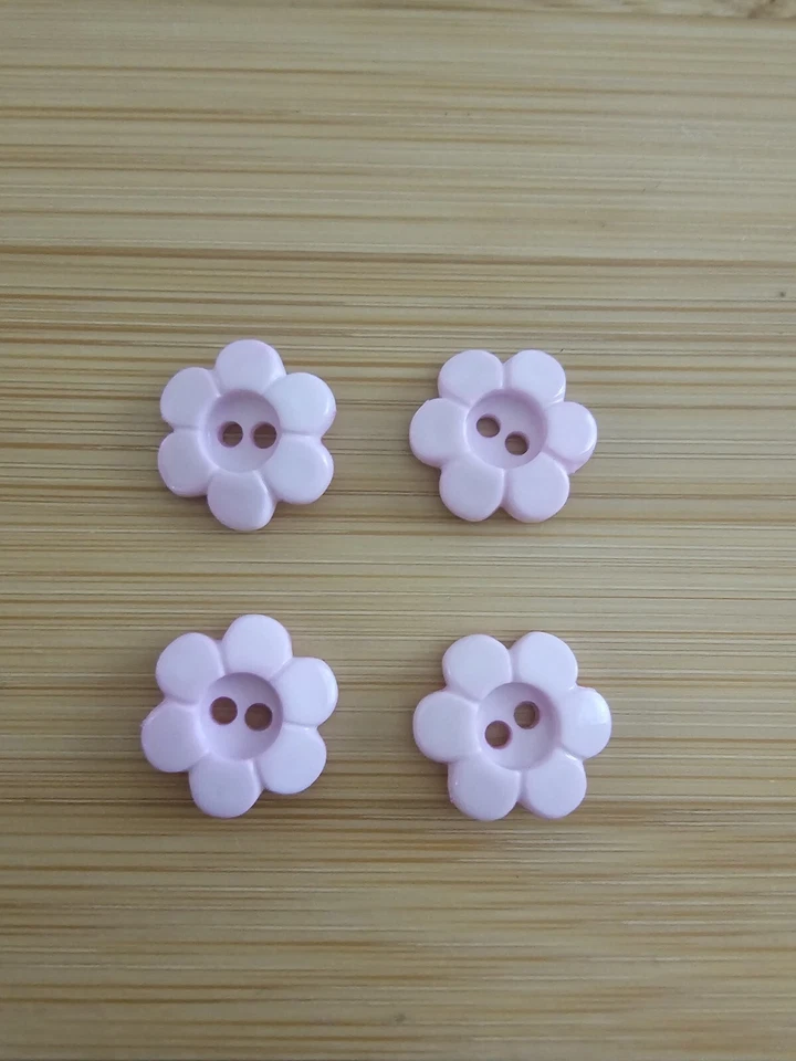 4 x 14mm PINK Buttons Flower Shape 2 Hole Cardigan Knitting Sewing - Image 2 of 2
