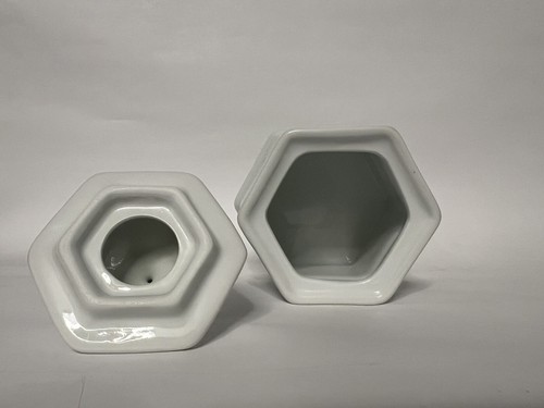 BIA Cordon Bleu Antwerp White Porcelain Covered Sugar Bowl, EUC. - Picture 7 of 8