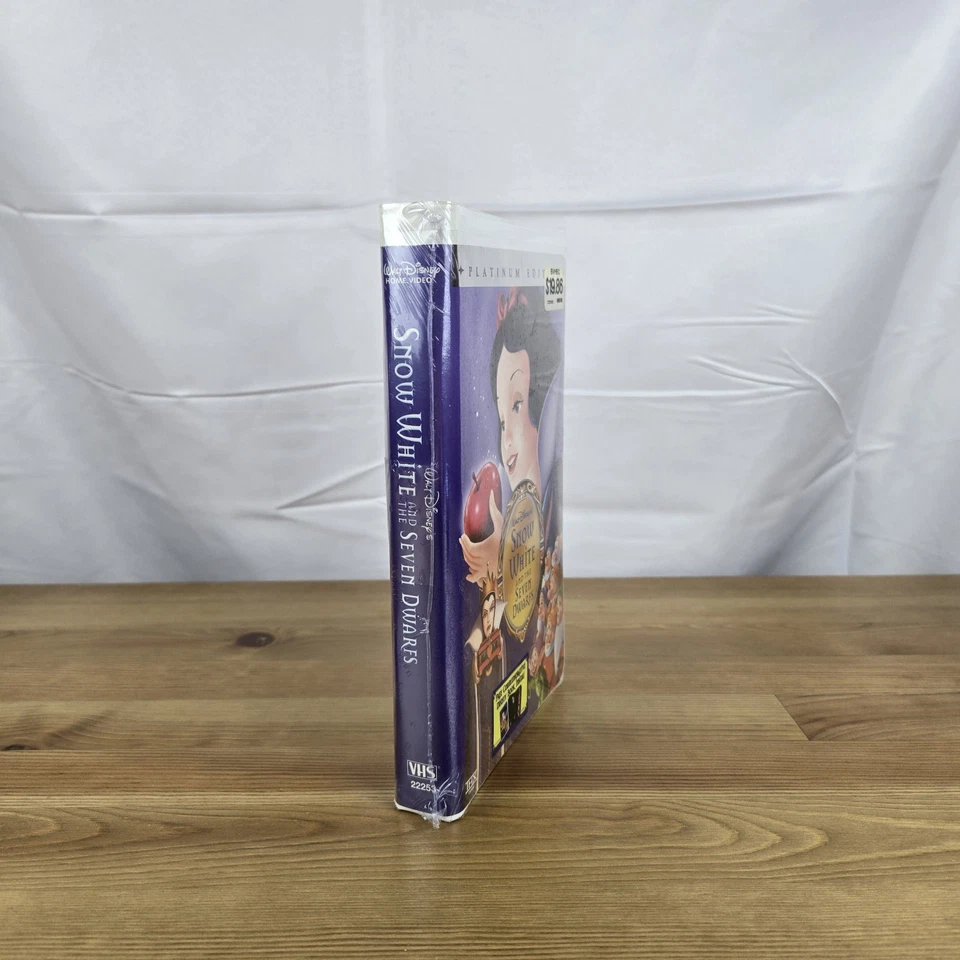 New Snow White and the Seven Dwarfs Disney VHS 2001 Platinum Edition New Sealed - Image 3 of 4