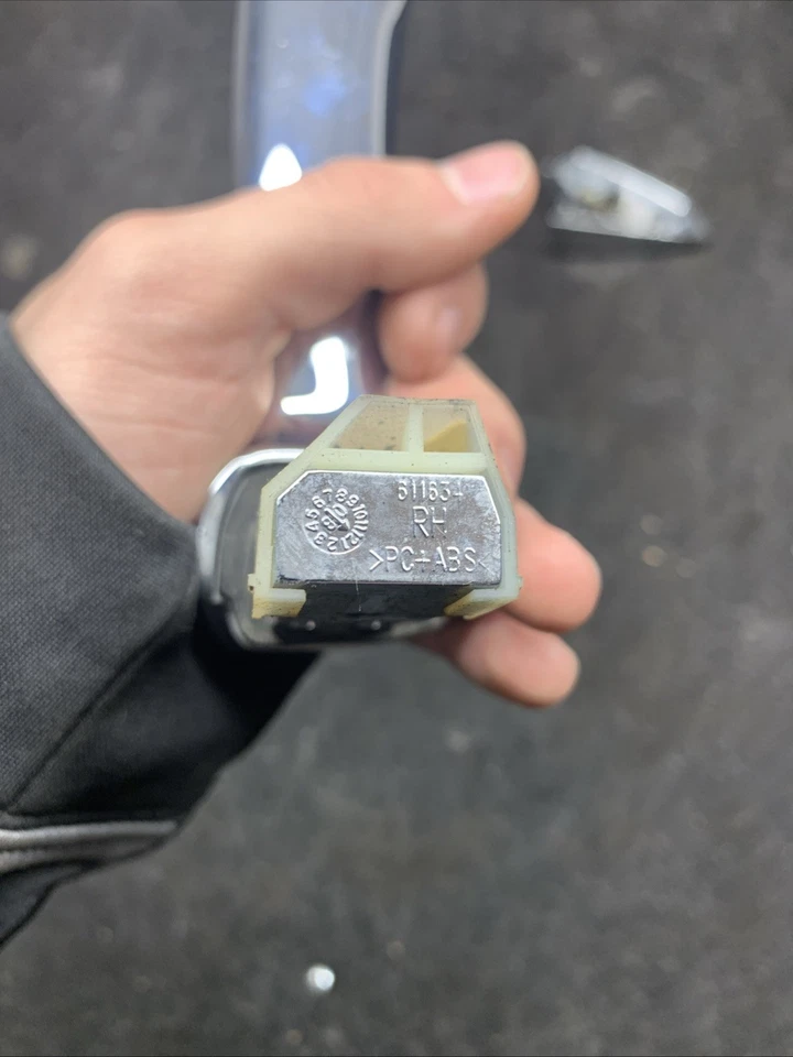 2008-2010 Honda Accord задняя пассажирская правая внешняя дверная ручка серебристая NH700M - Изображение 3 из 3