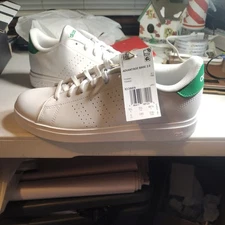 Adidas Advantage ID3889 unisex  White Classic Style..Box damaged but it's usable