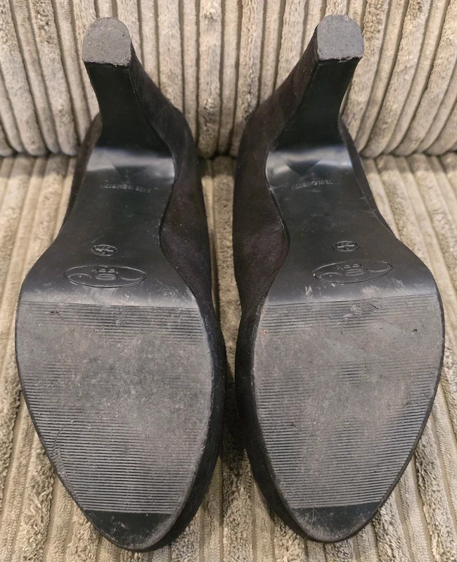 New Look Black Suede‑Effect Platform Heels - Size 6 image 4