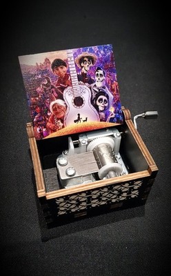 Coco Cielito Lindo Holz Spieluhr   personalisierbar