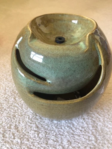 Coyne's Hand Glazed Water Fountain Ceramic Vase 2007 Brand new