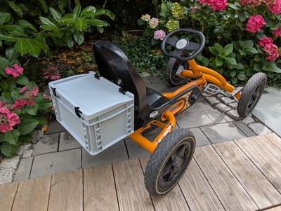 Box / Kiste mit Halterung für Berg GoKart Kettcar Buzzy, Buddy grau mit Deckel