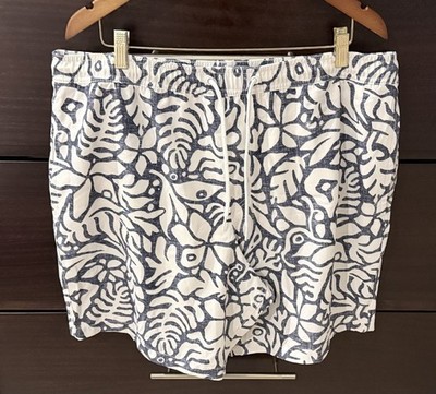 GAP Pool Shorts XL White And Blue Floral Pattern - 3 Pockets