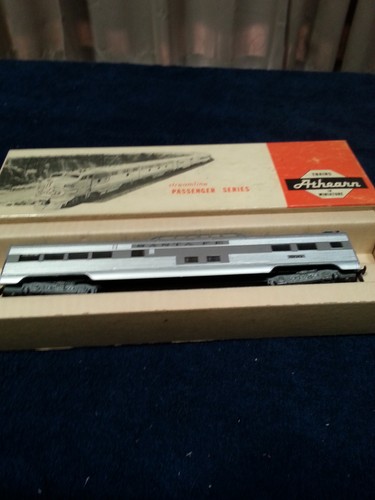 Athearn 2821 Santa Fe Vista Dome 500 LISTO PARA RODAR con Caja BLANCA/NARANJA VINTAGE | Zustand: Used