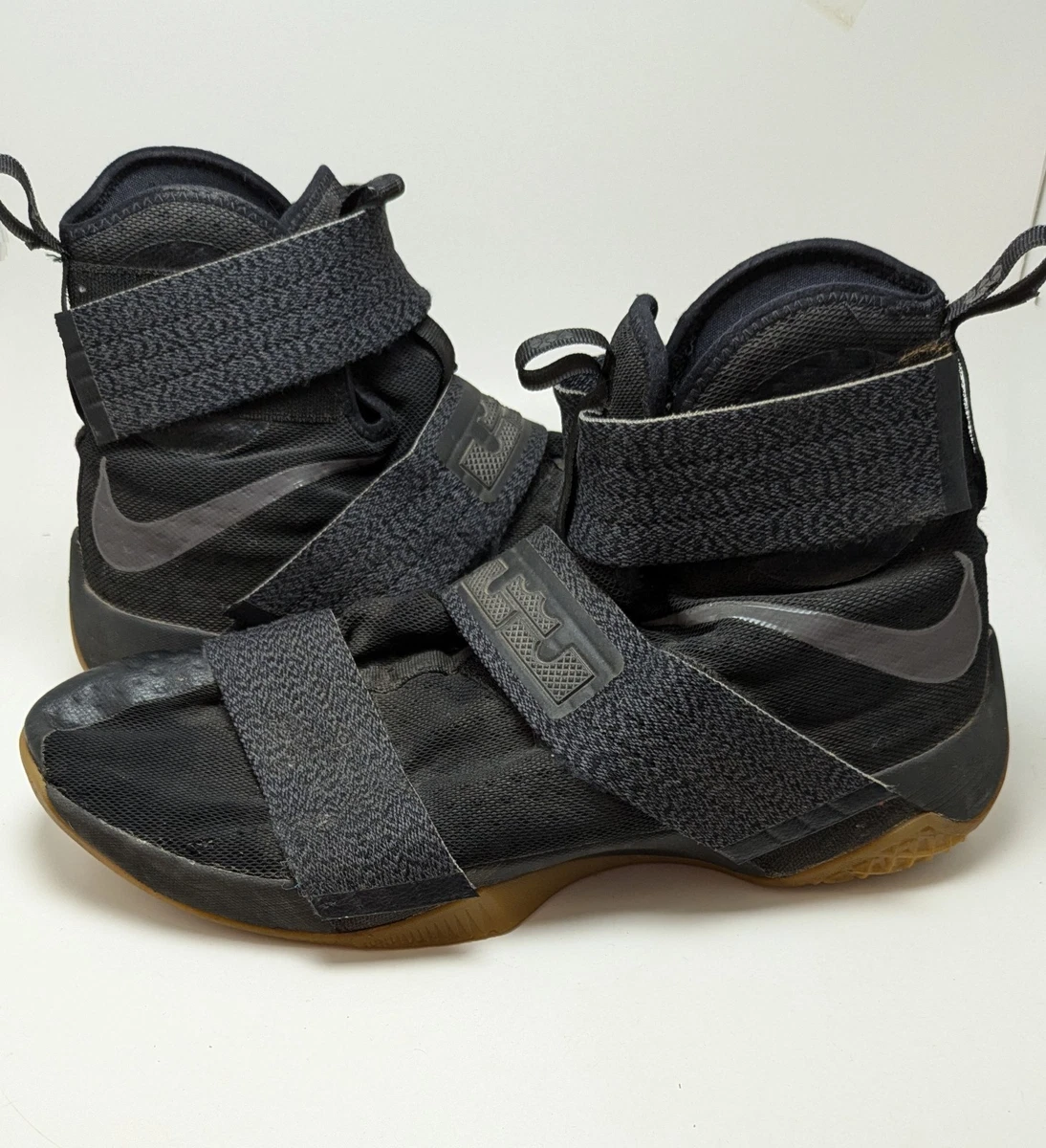 Preços baixos em Nike LeBron Soldier 10 SFG Black Gum | eBay