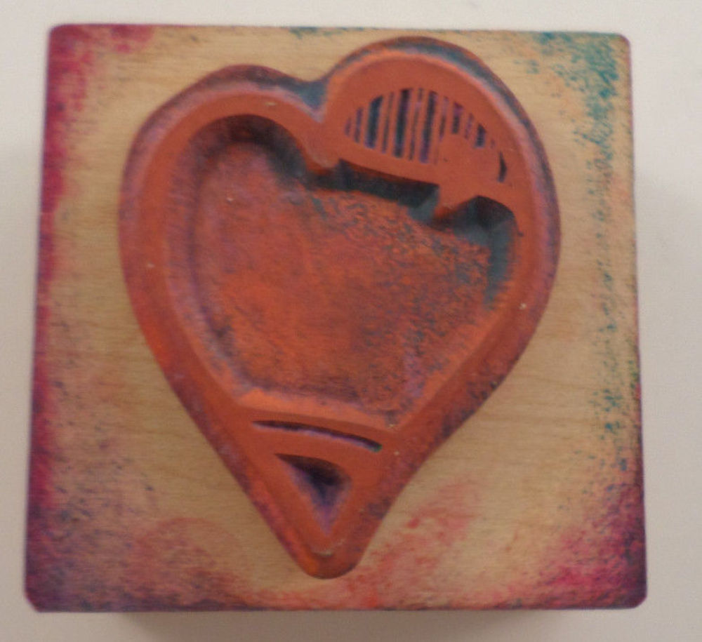 Psx C-2490 1998 Bold Whimsical Heart Love Wedding Romantic Wooden