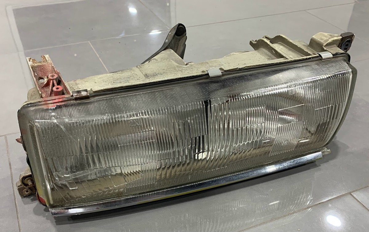 JDM RHD OEM Toyota Cresta GX81 1988-1992 Used Right Headlight