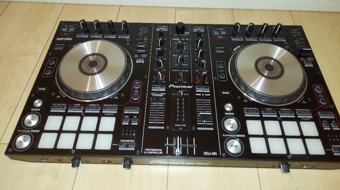 送料込 Serato DJ Proアンロック対応 DDJ-SR(Pioneer)（DDJ-SR
