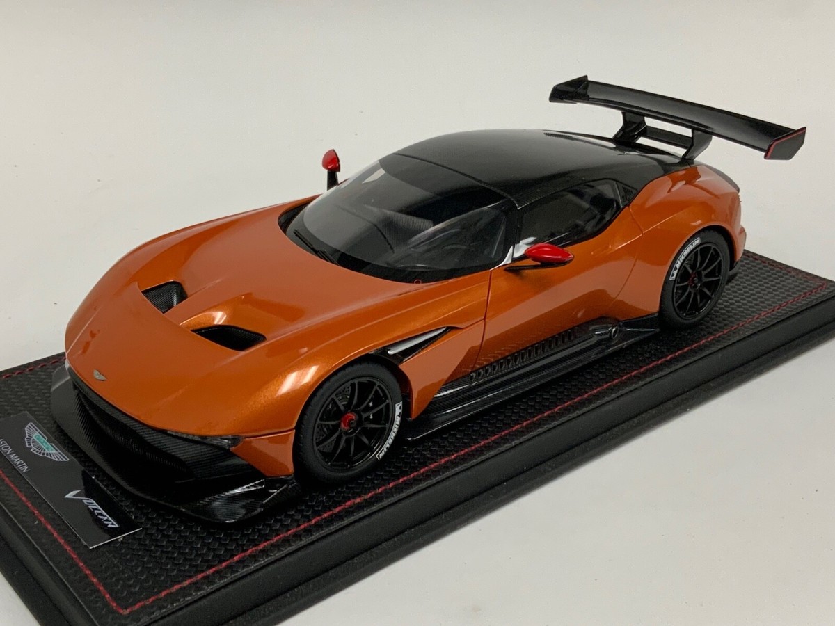 1/18 AutoArt ASTON MARTIN Vulcan Stratus in Orange 70264 Leather