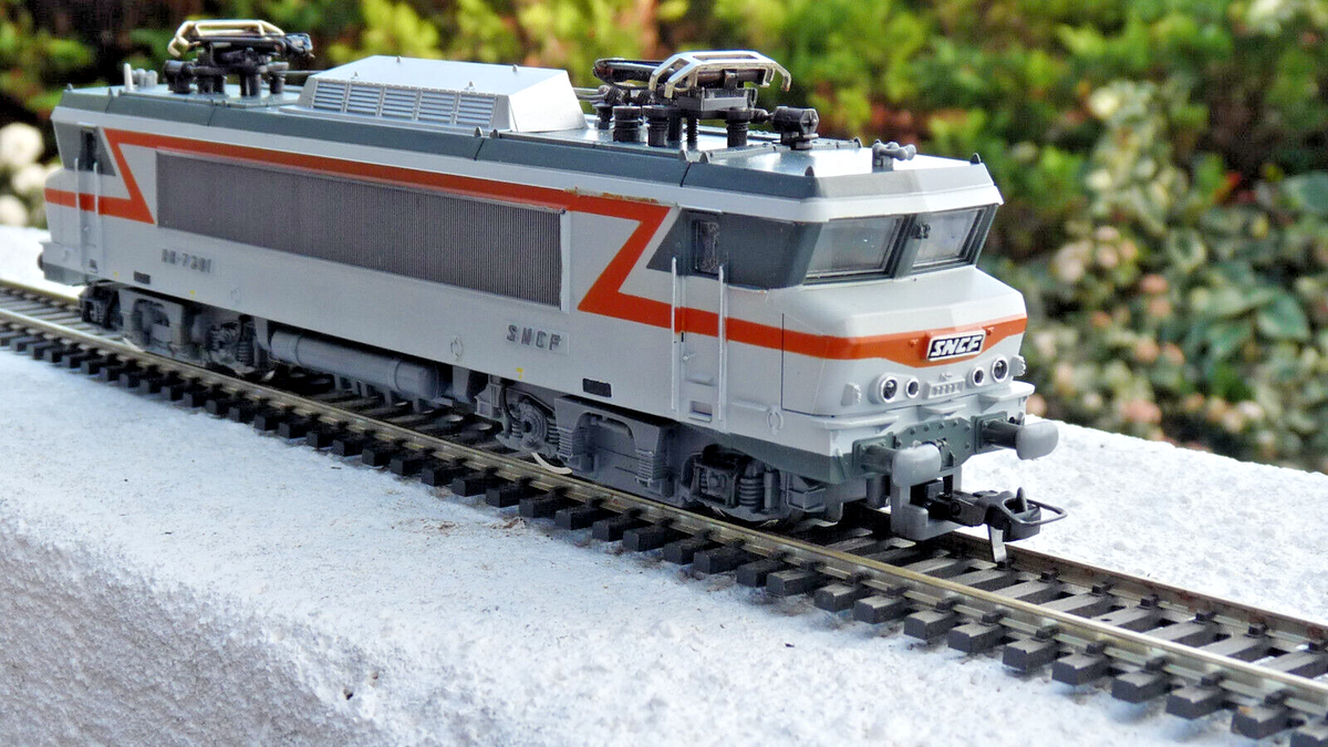 Locomotive Électrique SNCF BB 8271 Roco HO (04157D) - État Très Bon