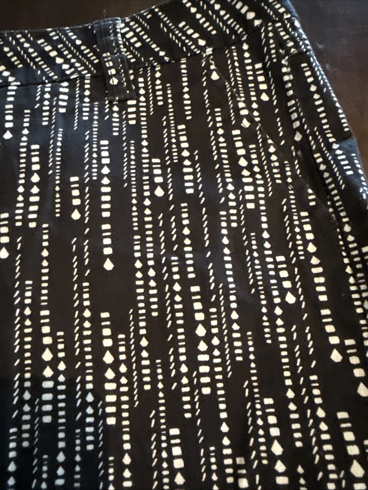 Volcom Women's Shorts Size 13 Black White Striped Frochickie Chino - Image 2 of 4