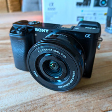 Sony Alpha 6000 24,3MP 5116 Auslöser schwarz mit 16-50mm OSS Objektiv