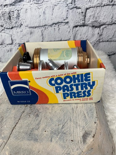 Kit pressa per biscotti vintage MIRRO - 12 dischi / 3 punte per pasticceria con fondo scatola - Foto 4 di 20