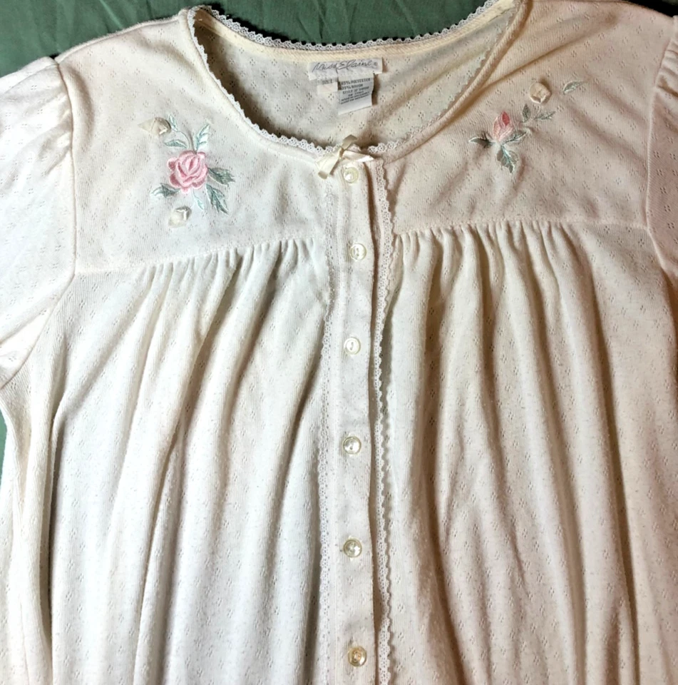 Camisón Miss Elaine talla grande de colección marfil con apliques florales - Envío gratuito Foto 3 de 4