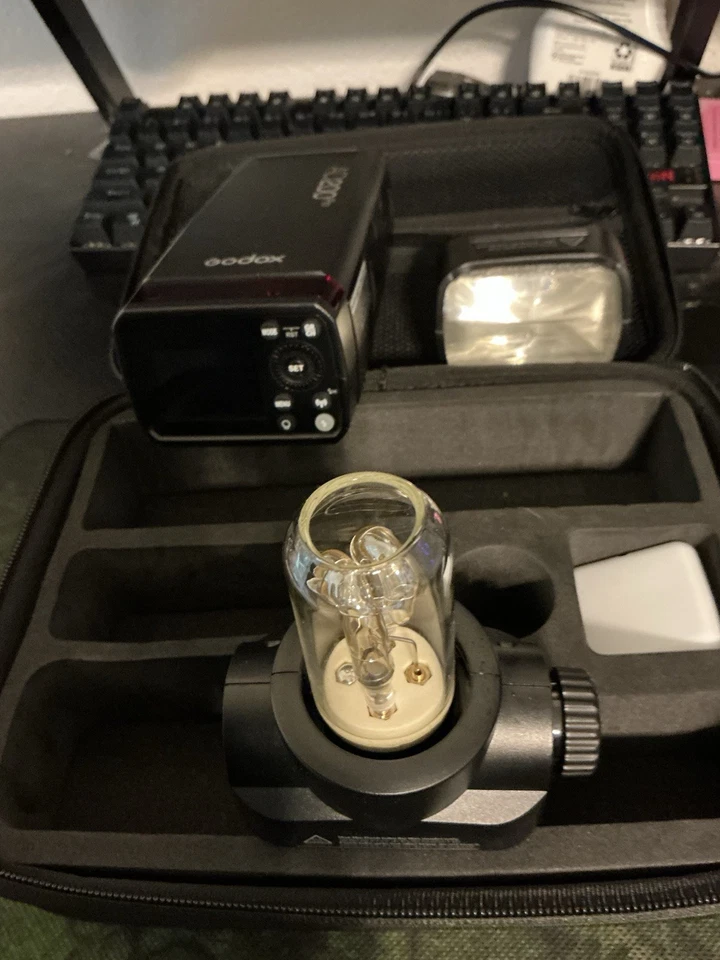 Kit Estroboscópico Flash Godox AD200Pro con Cabezales y Estuche - Iluminación Portátil - SIN PROBAR Foto 4 de 4