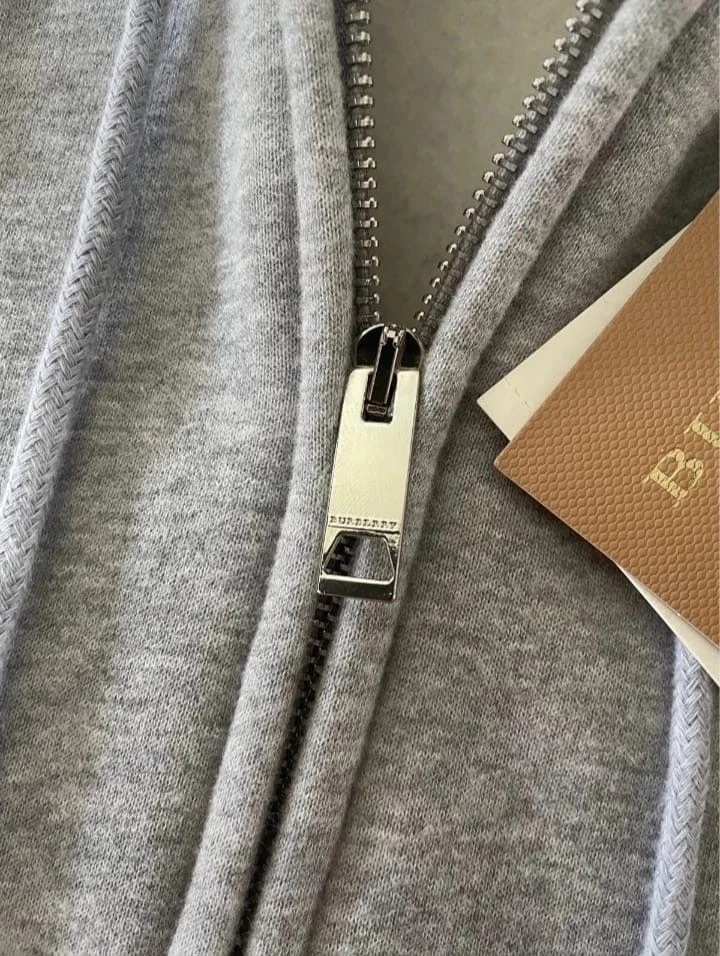 Burberry Zipper Hoodie | Grau | Größe M | Neu & ungetragen - Bild 2 von 4