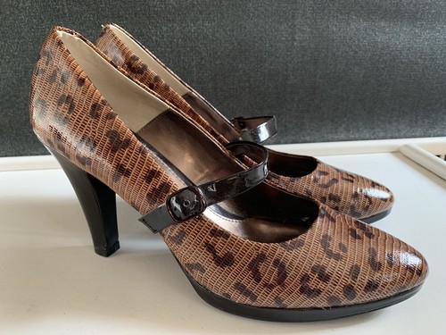 Mary Jane High Heels Shoes EUC 
