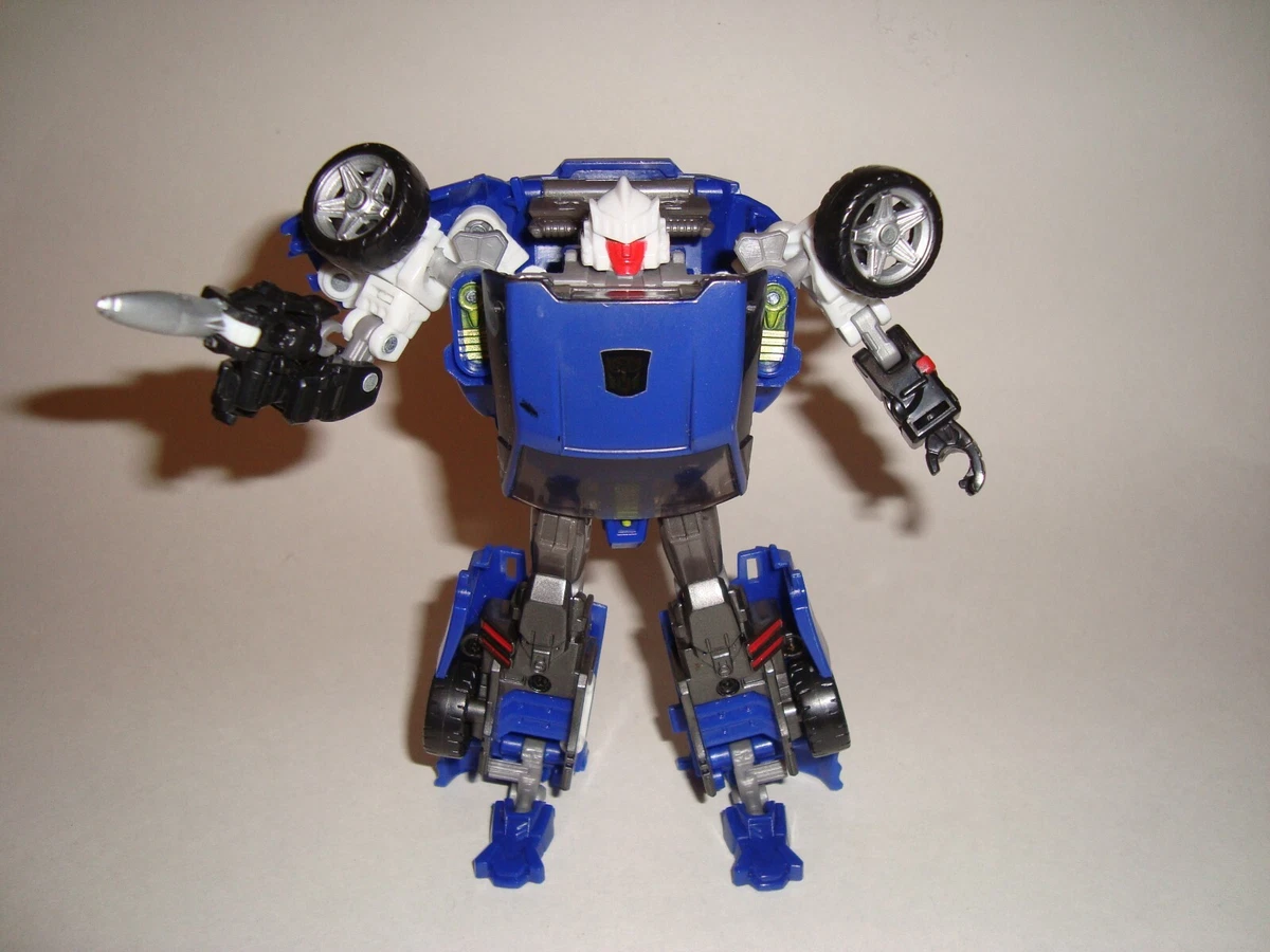 Transformers Classics Deluxe Class Reveal the Shield Turbo Tracks Figure RTS