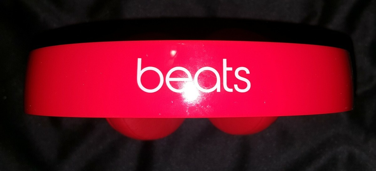 Red Beats Solo2 Wired Headphones By Dr, Dre Pre Owned w Red Beats Solo2 Wired Headphones By Dr, Dre Pre Owned w