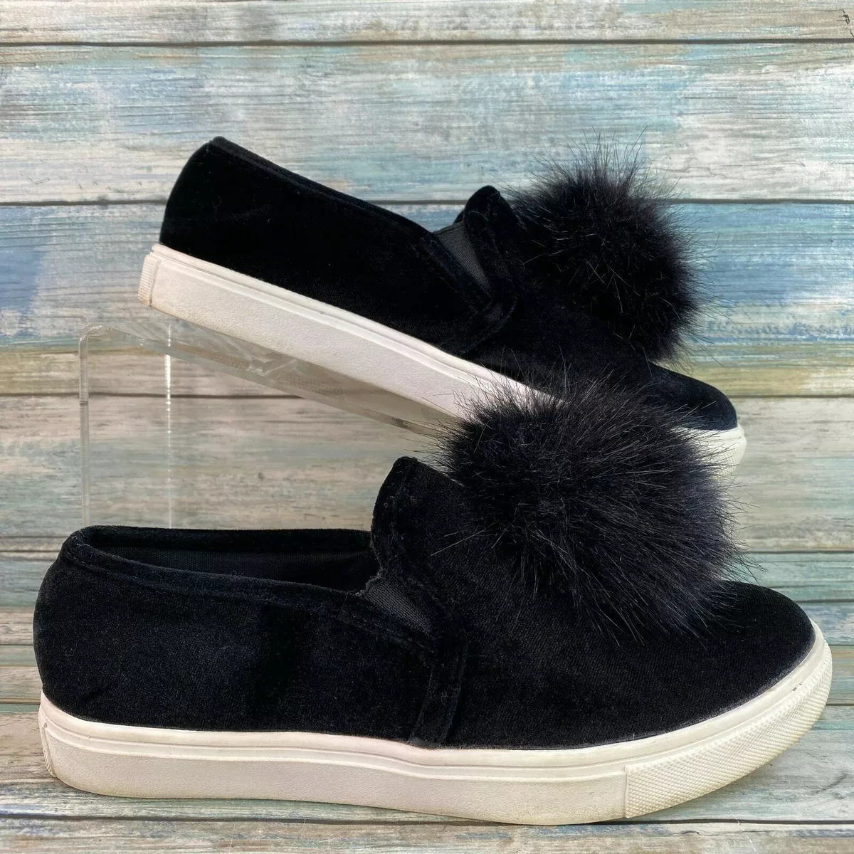 Betsey johnson pom pom shoes discount