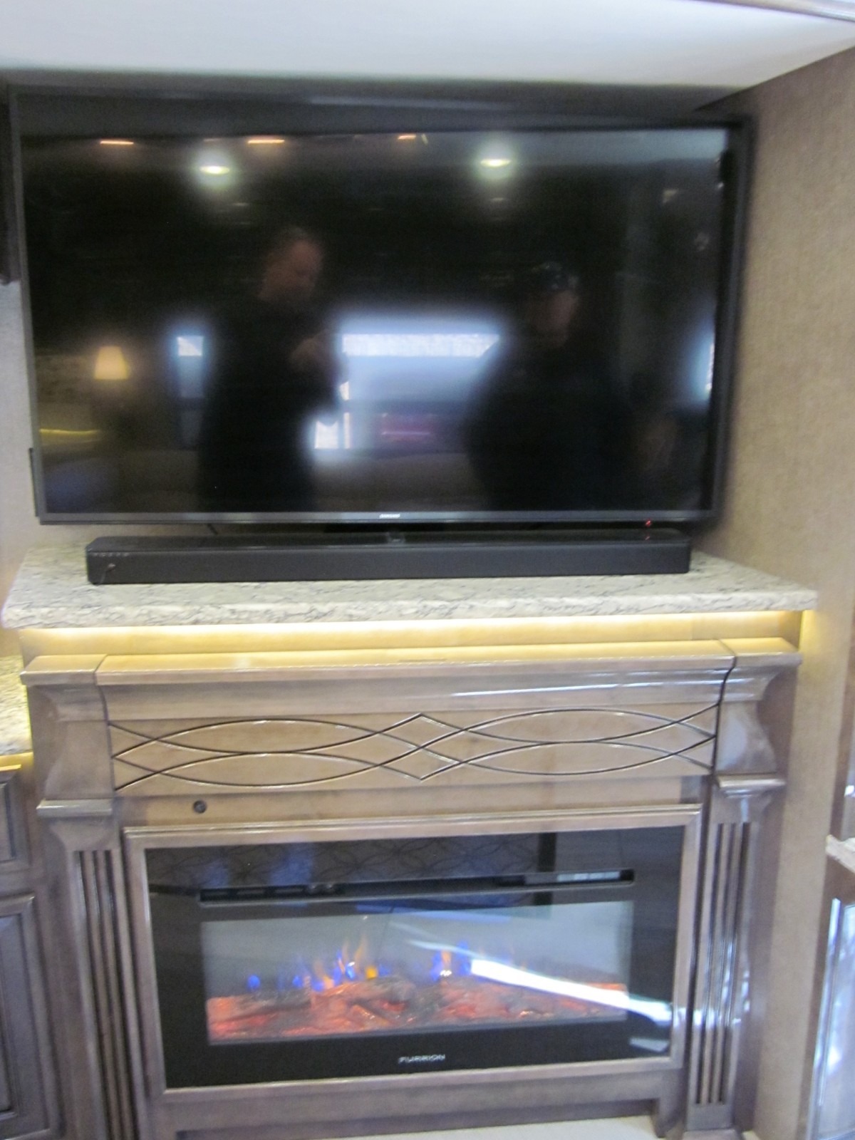 Entegra Coach Cornerstone Series M-45B 605hp Cummins One Owner Low Miles!!