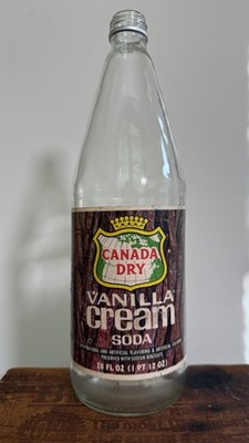1970s Canada Dry VANILLA CREAM 28 Oz Glass Soda Bottle w Paper Label