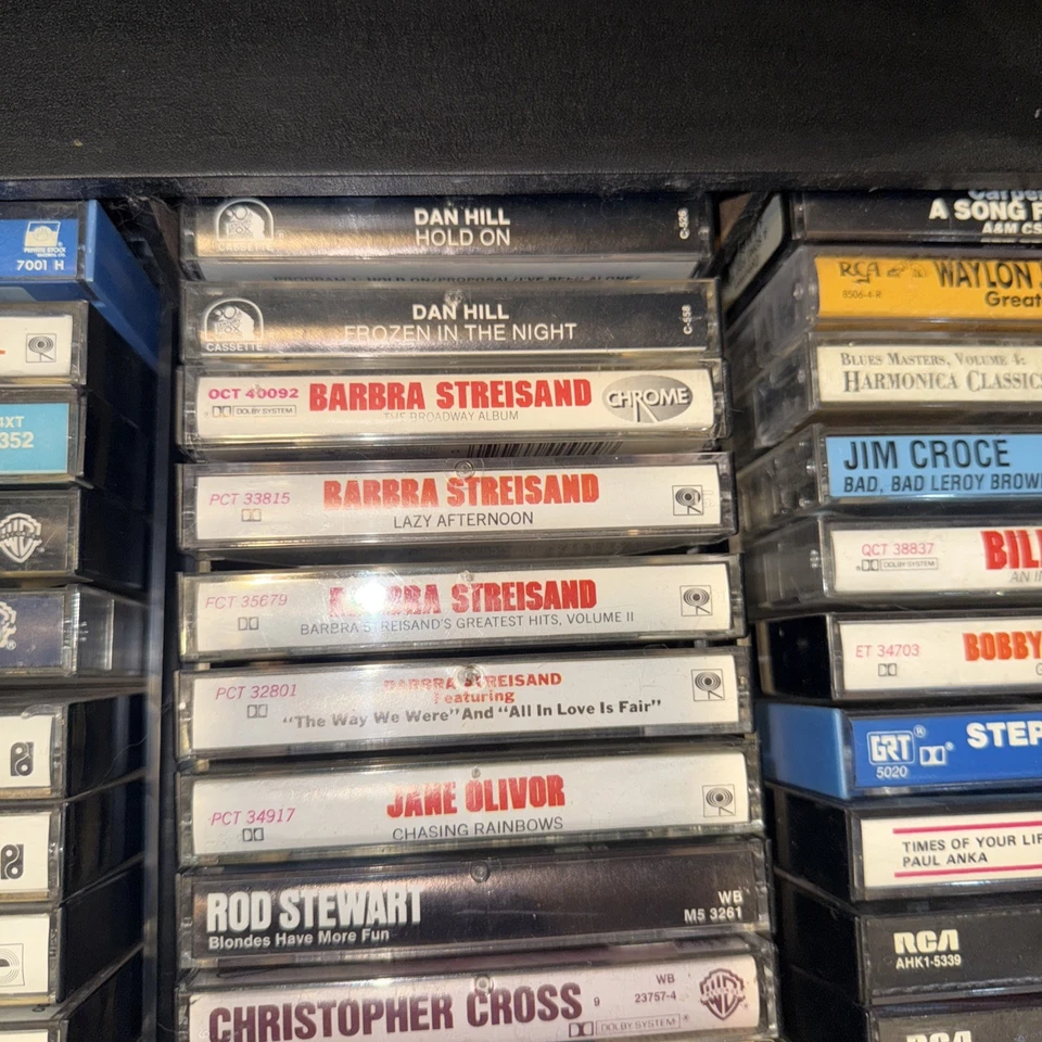 Lot of 36 Vintage Rock/Misc CASSETTE TAPES  70’s-80’s and cassette holder   Foto 4 de 4