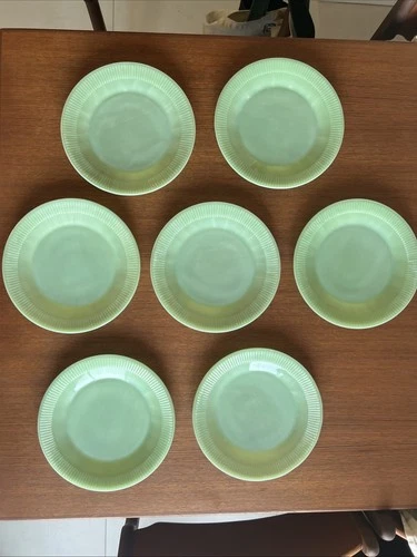 Set of 7 Jadeite Jane Ray 9” Dinner Plates  Unmarked Vintage