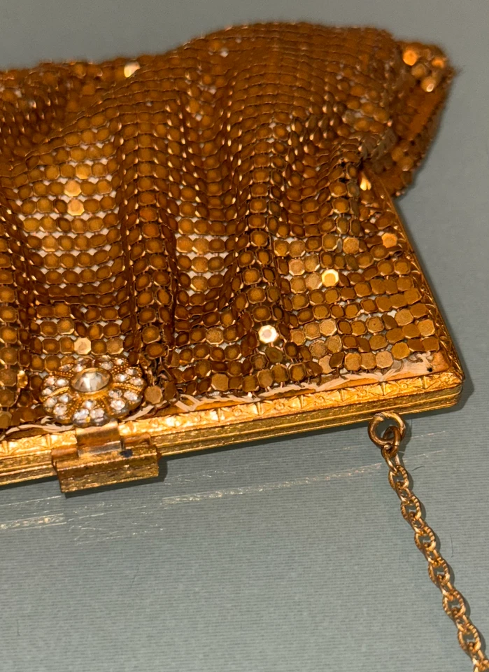 Bolso de Noche Vintage Años 50 - 60 Cadena Dorada Metal Lentejuelas Mujer’s Monedero Bolso sin asas Foto 3 de 4