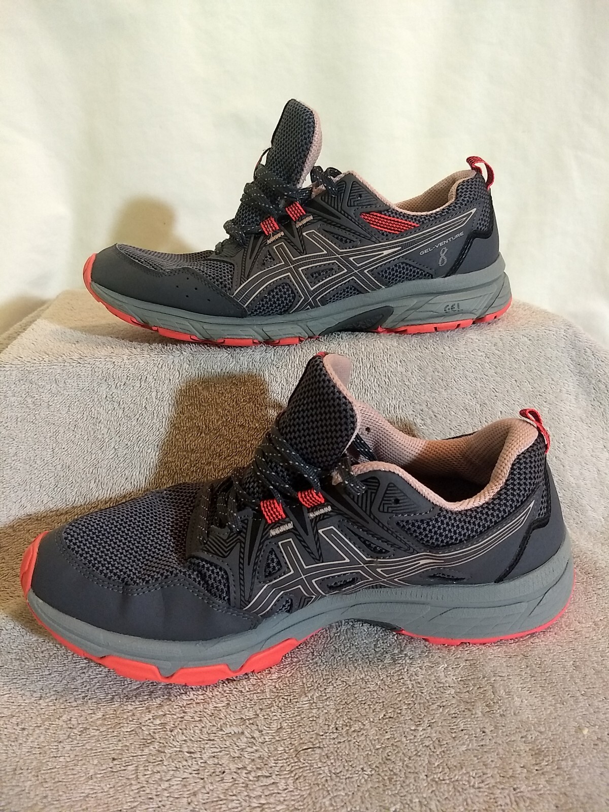 ASICS (WMNS) Gel-Venture 8 Gray Running Shoes, Size: 9  #MT21+4 image 2