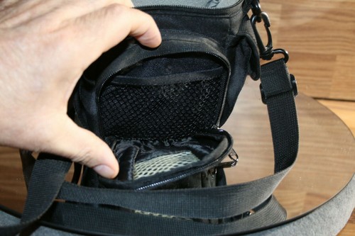 Lowepro Camera Bag 7x4x4 Universal Padded Digital Black with belt hand shoulder - Bild 11 von 12