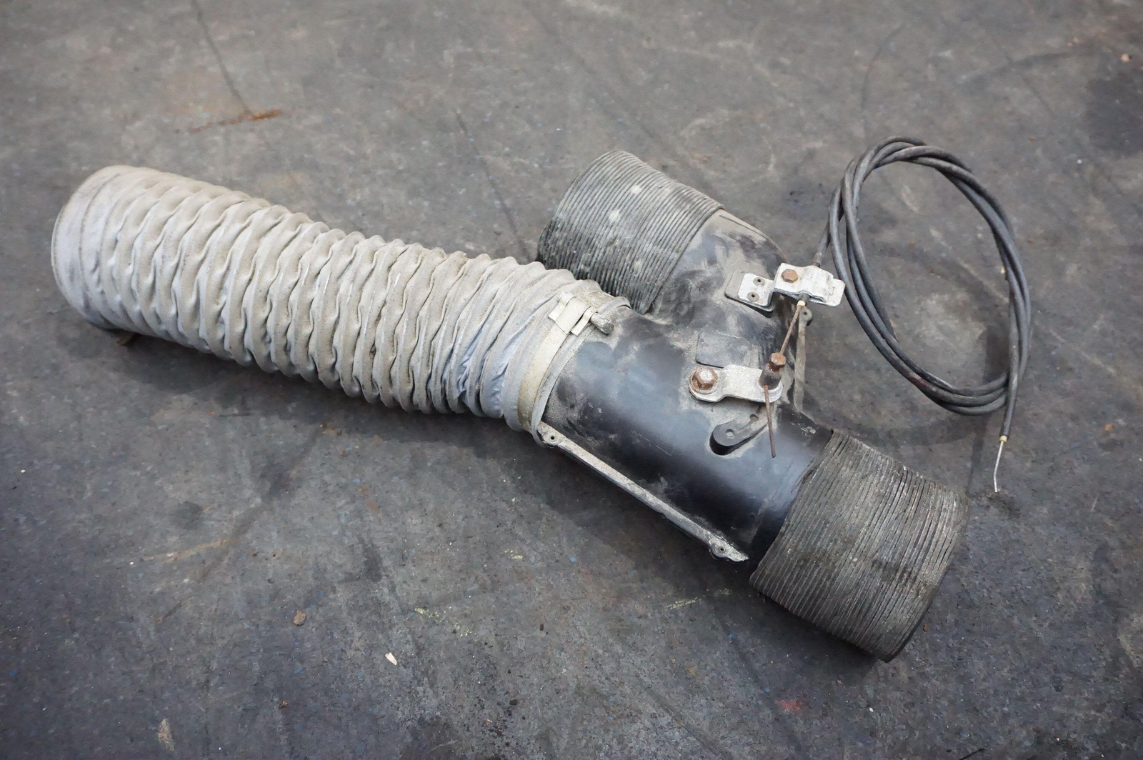 Right Passenger Heater Radiator & Fan w/Hose 60658600 60151305 Ferrari 308 GTS