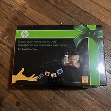 NEW HP 3.5" Digital Picture Frame w/ Case - Portable - Model df300a1-16