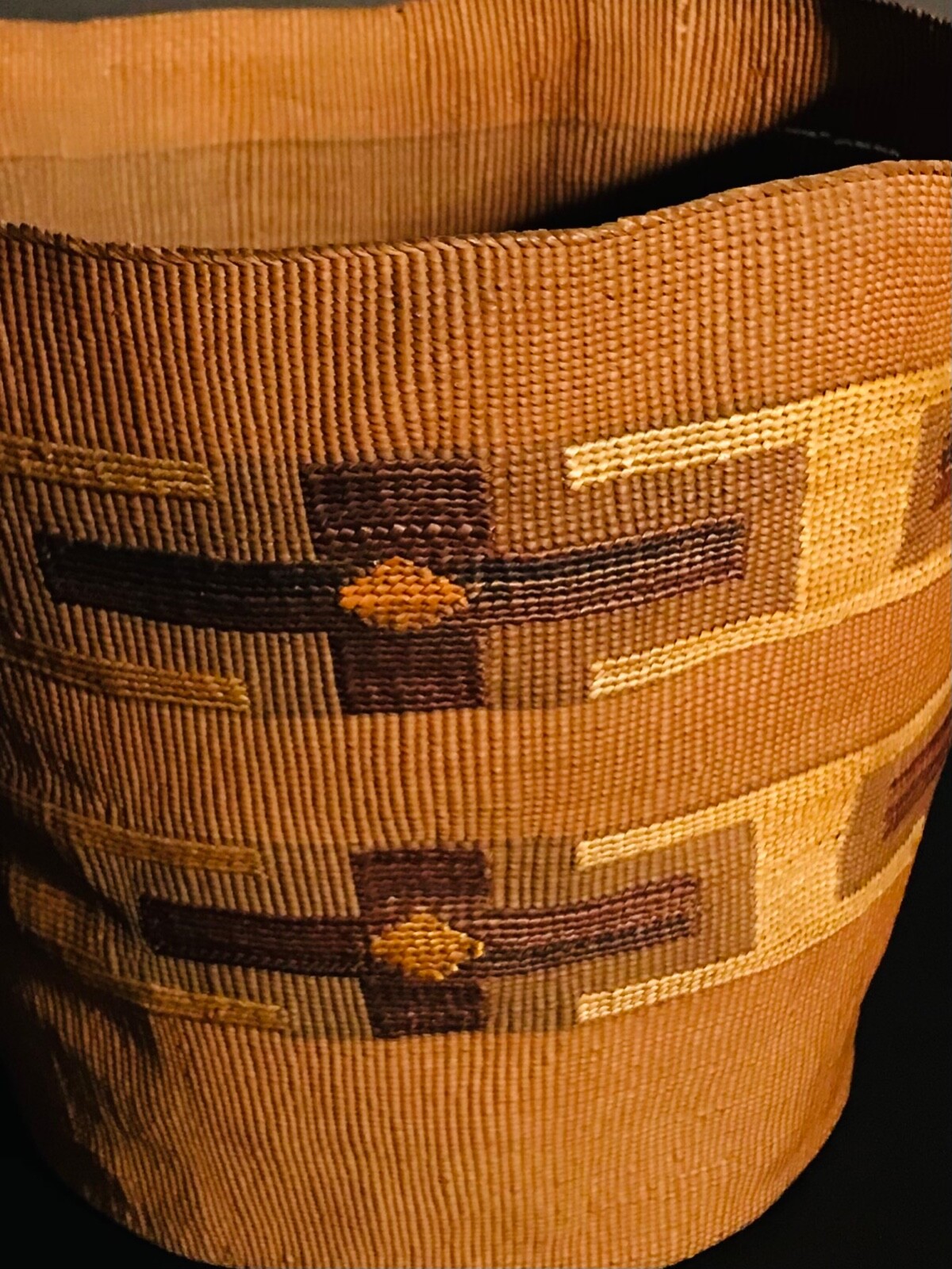 LARGE ALASKAN TLINGIT SPRUCE ROOT & BEAR GRASS TWINED BERRY BASKET,GOOD