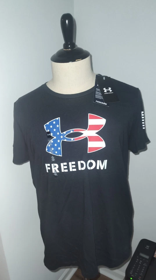 Women's NWT Under Armour T-shirt XL Freedom USA Flag Short Sleeve - Image 3 of 4