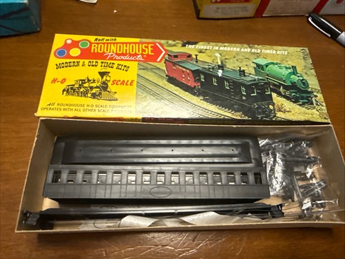 Coche de pasajeros Roundhouse escala HO #5001 Overland 50' sin decorar. NOS | Zustand: New