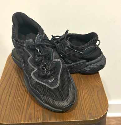 Adidas Ozweego Triple Black Size 9.5 Men s Sneakers Shoes No Box