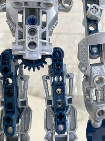 Bionicle Mistika Set of : 8688, 8689, 8690, 8694, 8695, 8696 + Manual & Canister