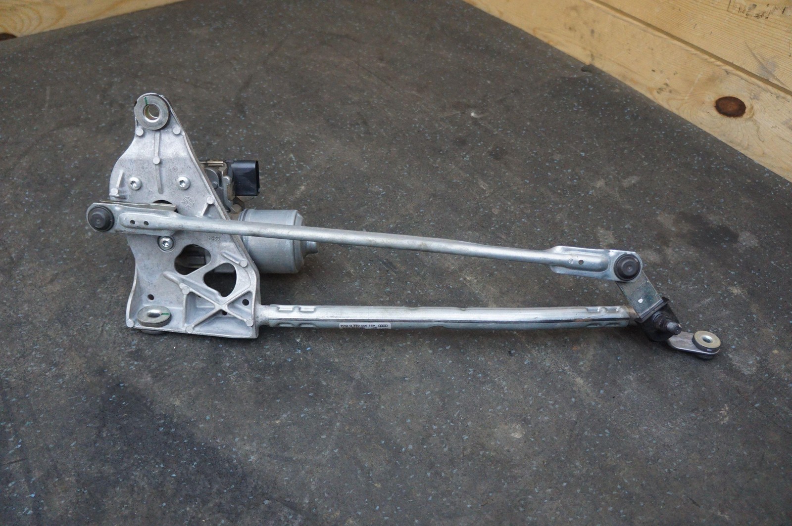 Front Windshield Wiper Motor Linkage Assembly 4S1955024B OEM Audi R8 Lms Gt4 18