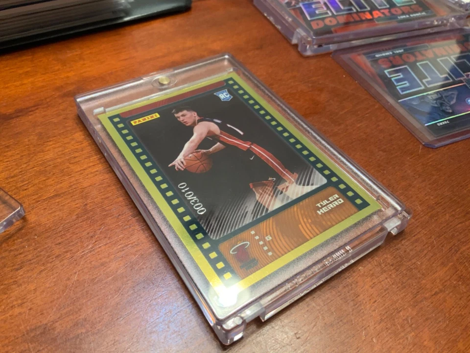 TYLER HERRO RC GOLD FOIL ROOKIE #/10 - 2019-20 Panini Sticker & Card Collection - Image 3 of 4